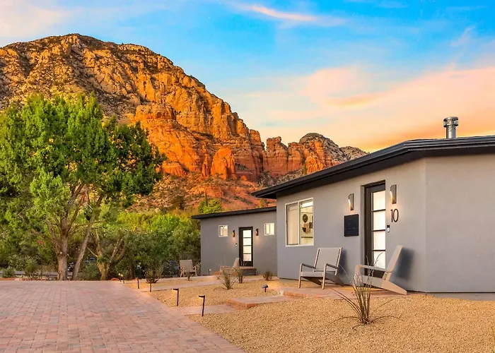 Stunning Red Rock Views | Pickleball, Pool, Hot Tub & Theater * Sedona