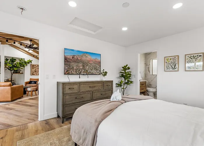 Stunning Red Rock Views | Pickleball, Pool, Hot Tub & Theater *