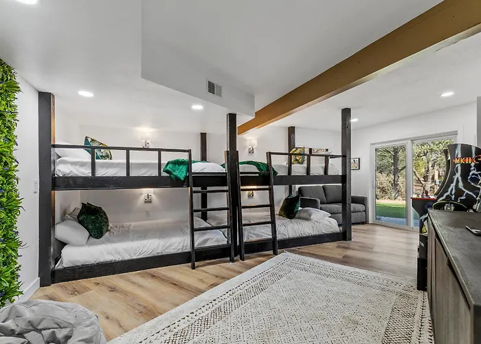 Stunning Red Rock Views | Pickleball, Pool, Hot Tub & Theater Sedona