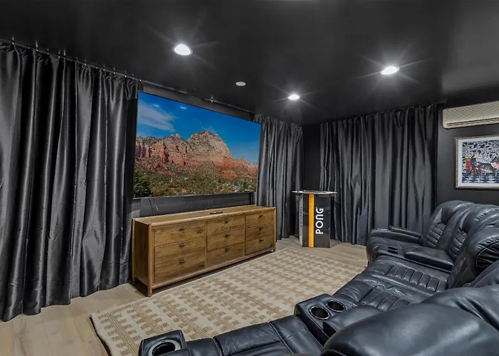 Stunning Red Rock Views | Pickleball, Pool, Hot Tub & Theater Holiday home Sedona