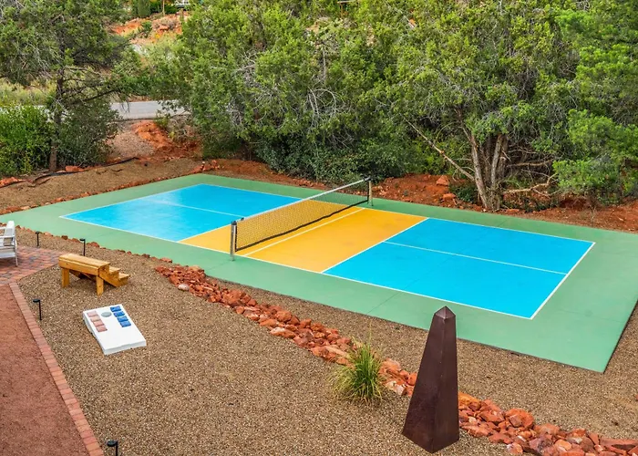 Stunning Red Rock Views | Pickleball, Pool, Hot Tub & Theater Holiday home *