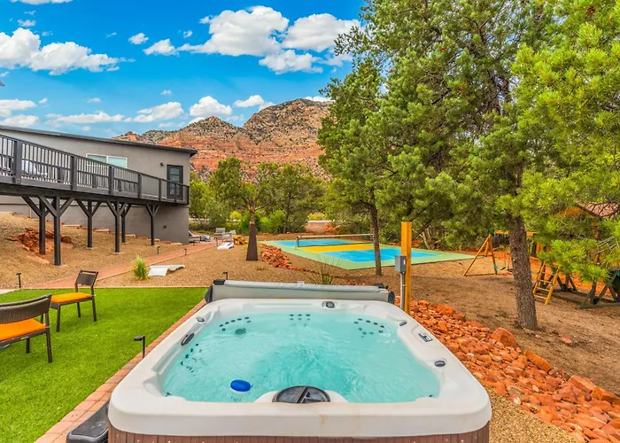 Stunning Red Rock Views | Pickleball, Pool, Hot Tub & Theater * Sedona