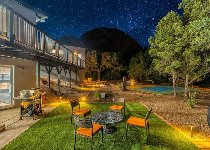Holiday home Stunning Red Rock Views | Pickleball, Pool, Hot Tub & Theater Sedona